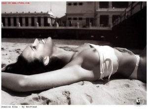 Fake : Jessica Alba