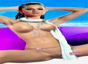 Fake : Selena Gomez
