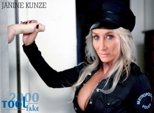 Fake : Janine Kunze