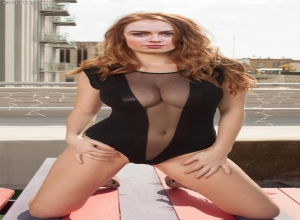 Fake : Maisie Smith
