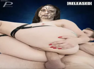 Fake : Nikki Cross